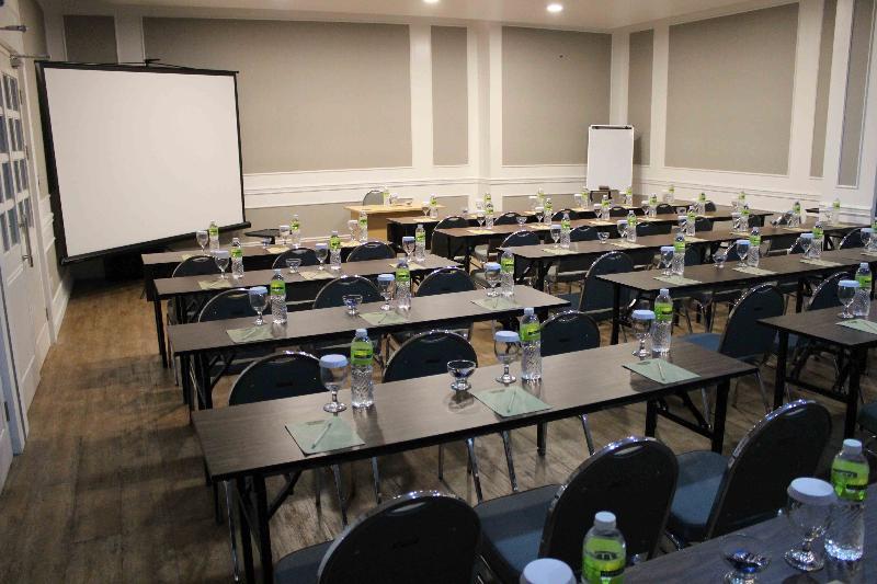 Maxone Signature Glodok Hotel 3*