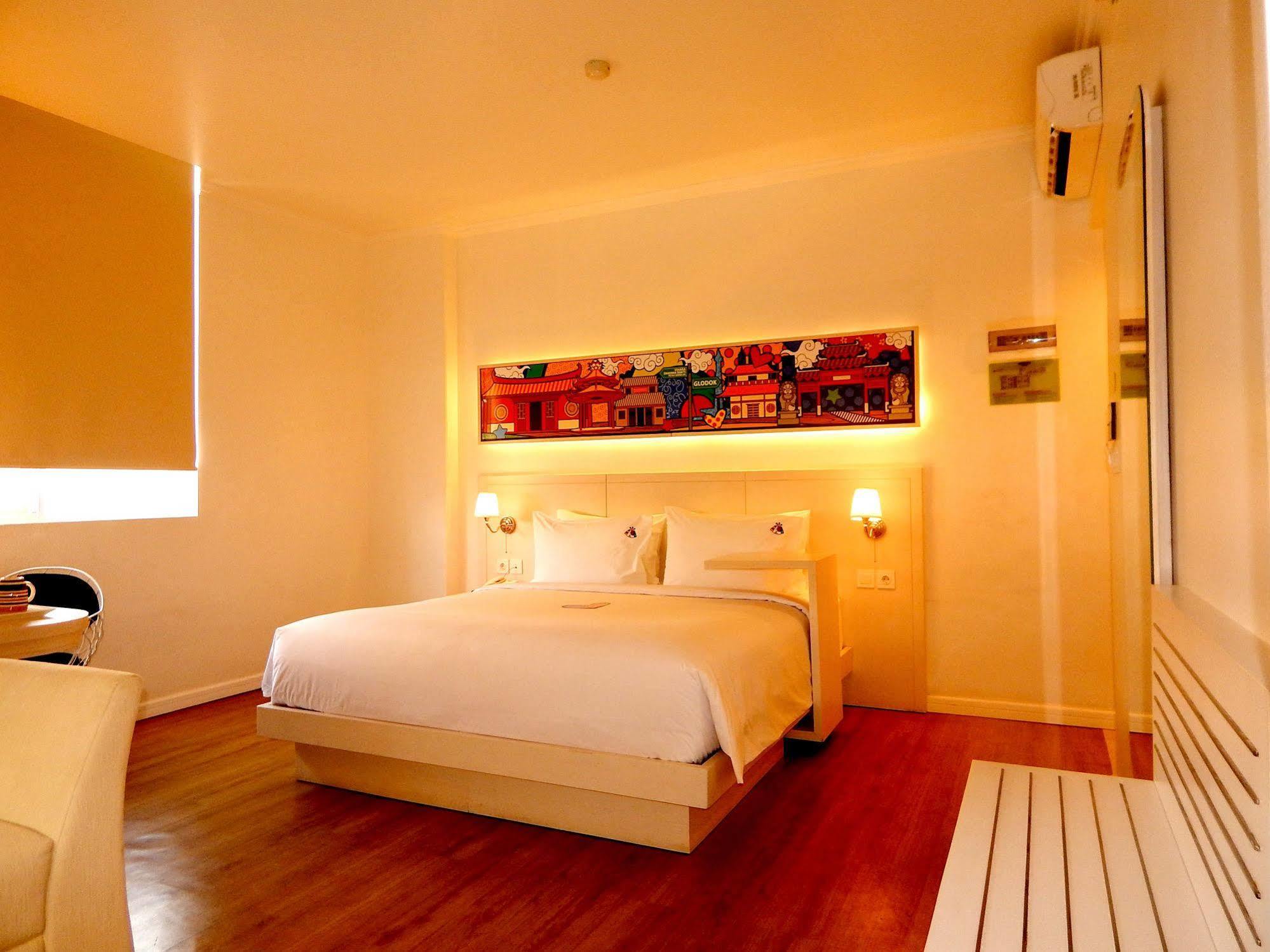Hotel Maxone Signature Glodok